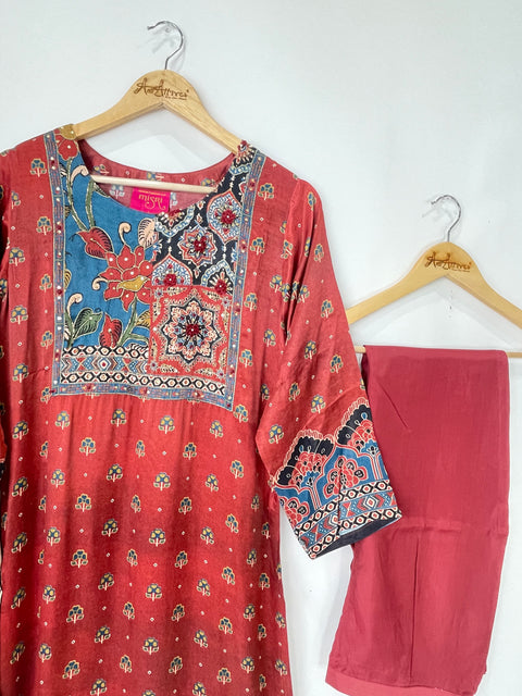 Maroon Kurta, Pants and Dupatta set in Gajji Silk